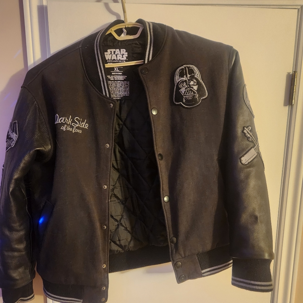 STAR WARS VINTAGE JACKET.  MINT.  LEATHER SLEAVES